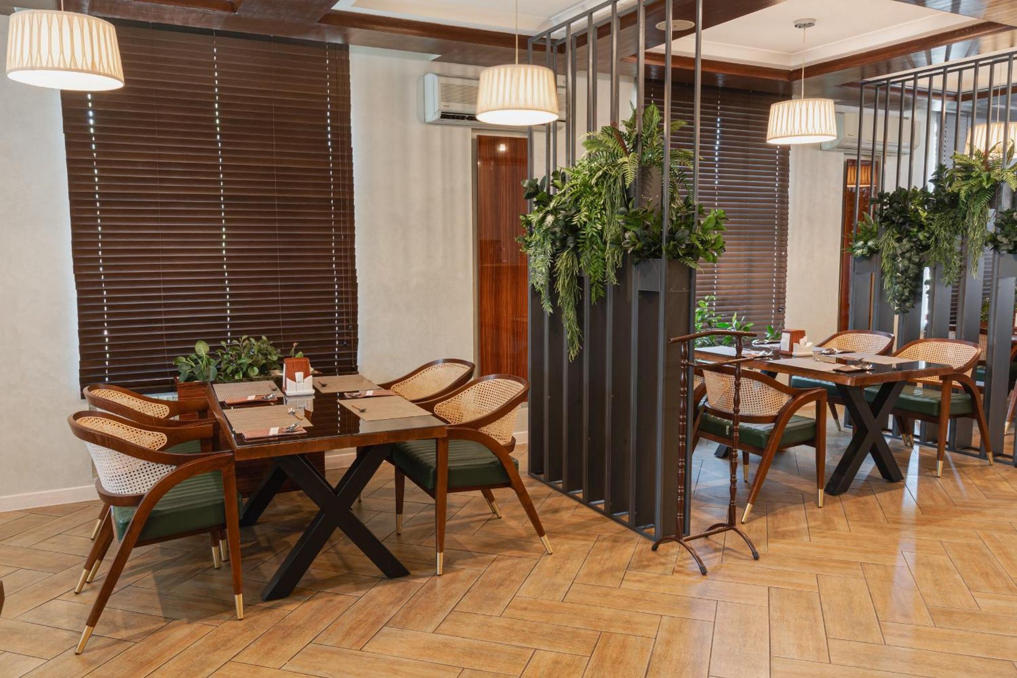 Altair Hotel 쉼켄트 외부 사진