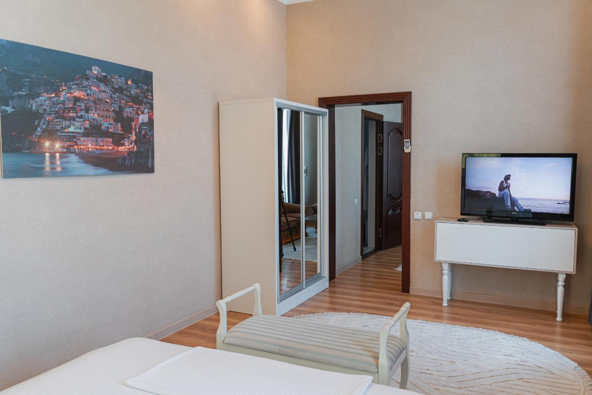 Altair Hotel 쉼켄트 외부 사진