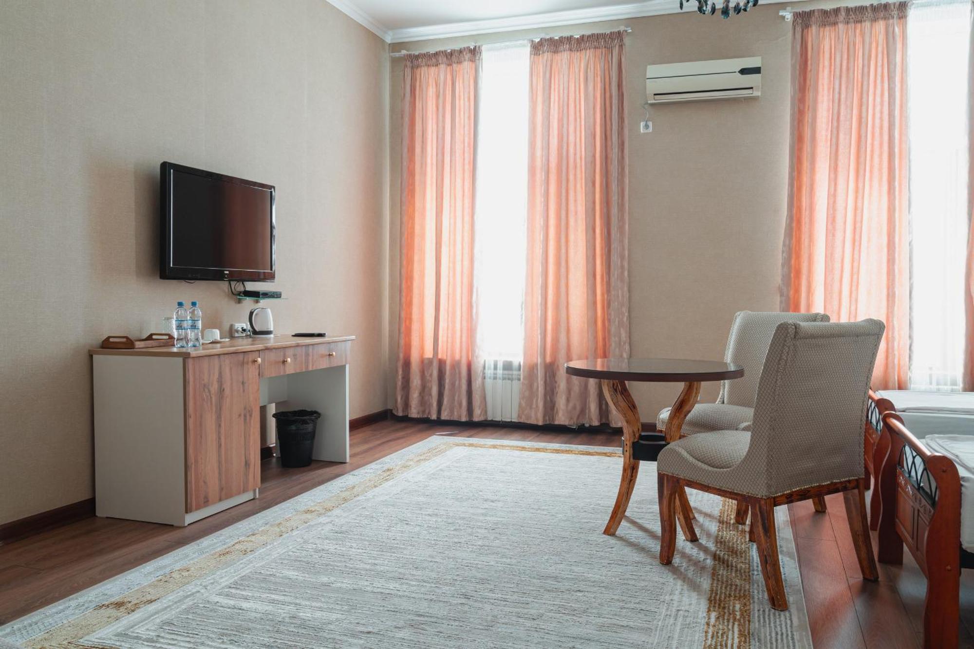 Altair Hotel 쉼켄트 외부 사진