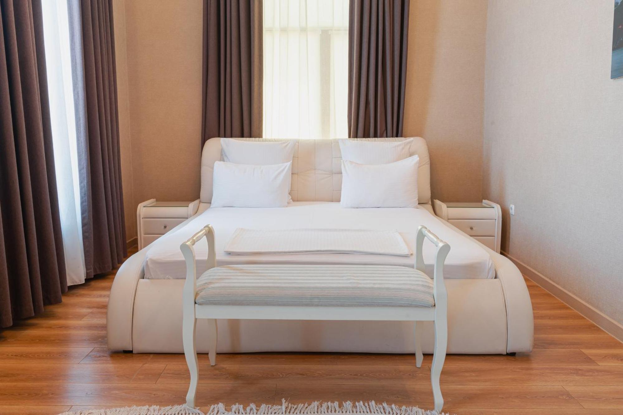 Altair Hotel 쉼켄트 외부 사진